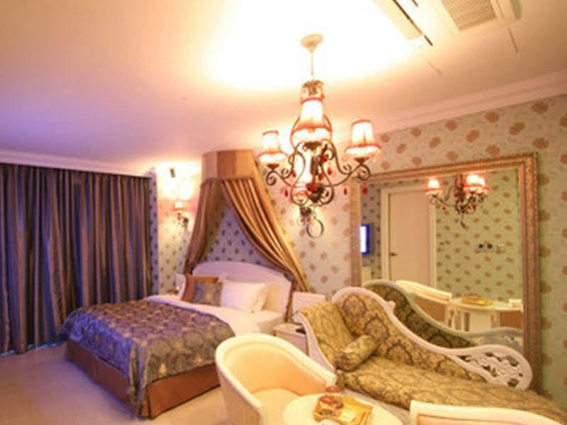 Wiz Hotel Паджу Екстериор снимка