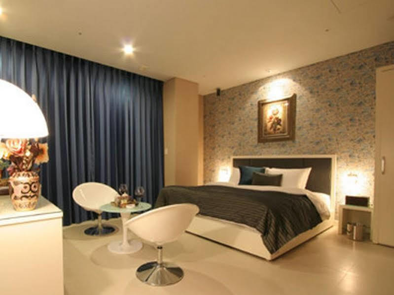 Wiz Hotel Паджу Екстериор снимка