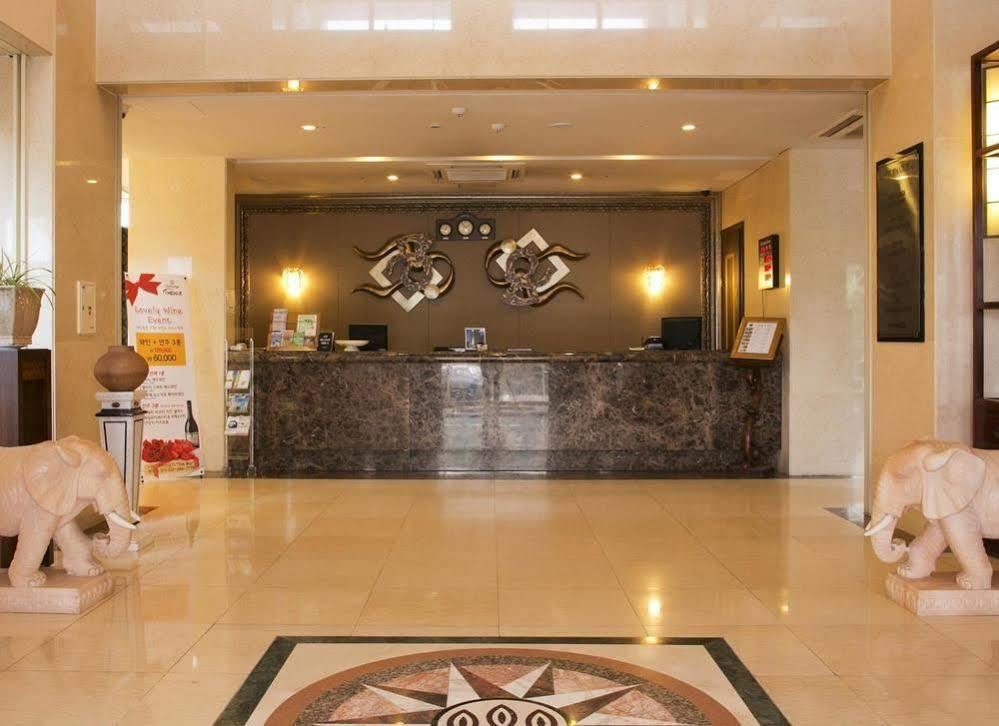 Wiz Hotel Паджу Екстериор снимка