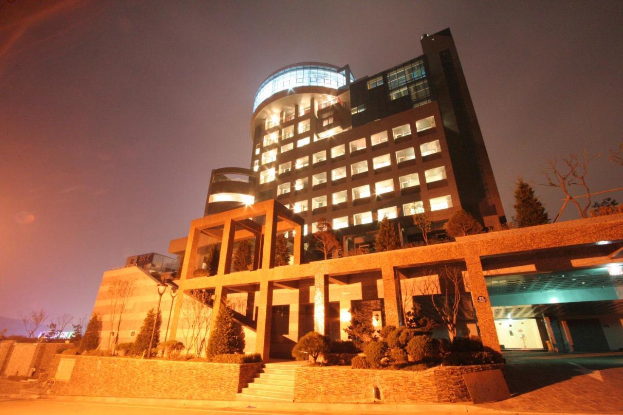 Wiz Hotel Паджу Екстериор снимка